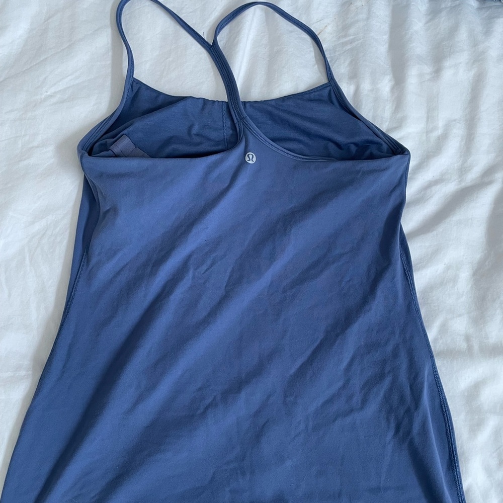 Lululemon tank with shelf bra